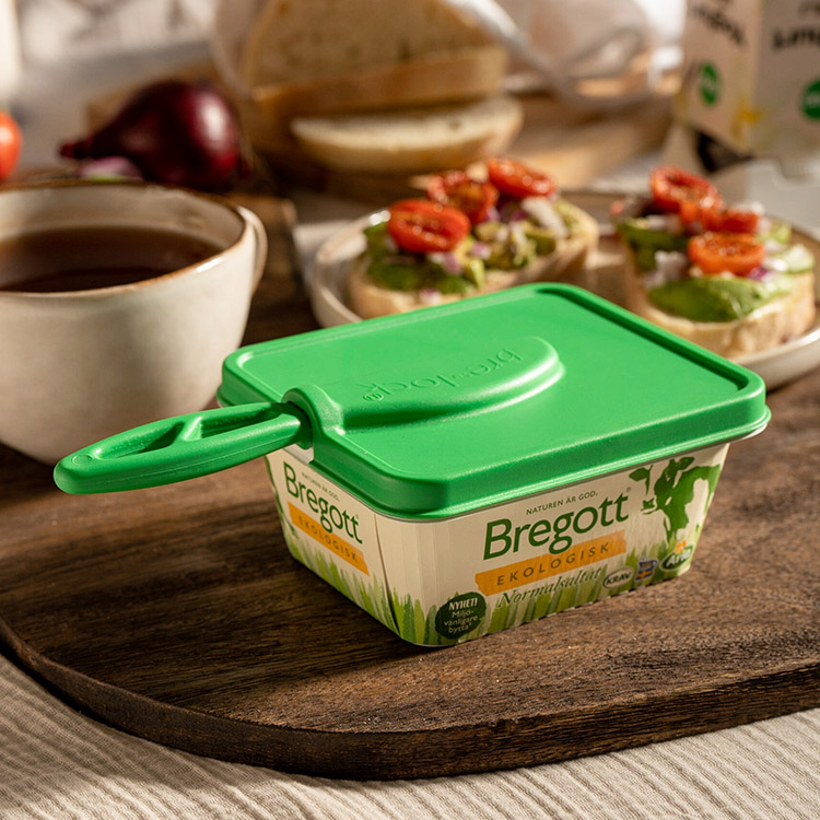 Brelock - A lid with a butter knife