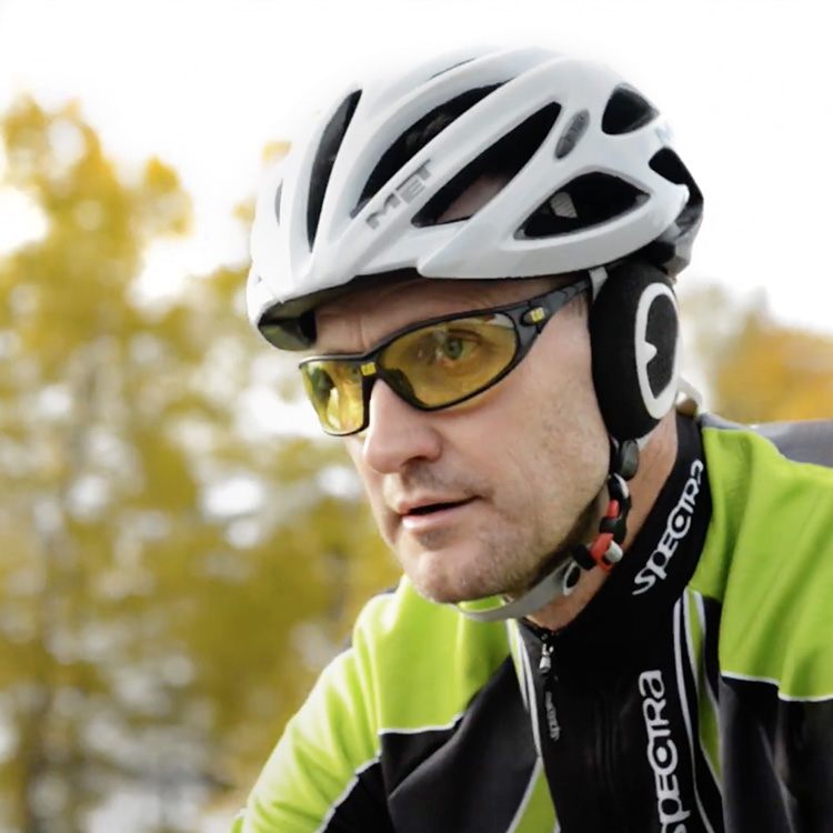 headphones for cycling wind noise