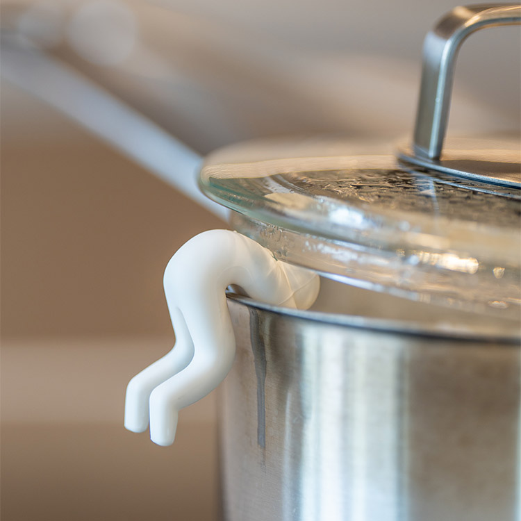 Lid holder