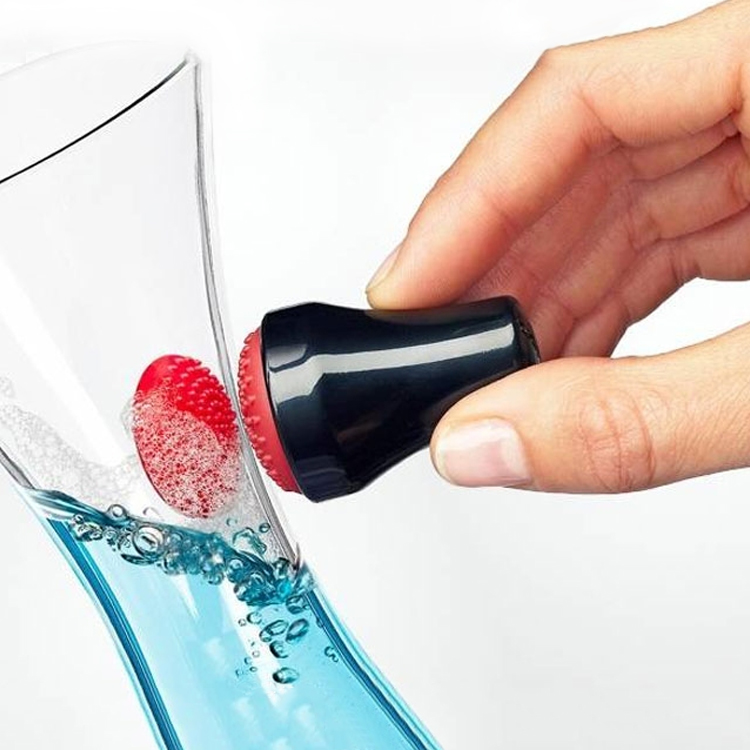 Magnetic Disc Brush for Carafes