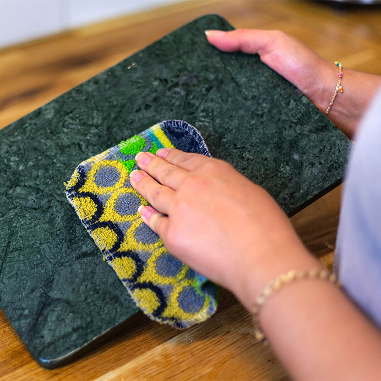 Scratch-Free Scrubbing Cloth