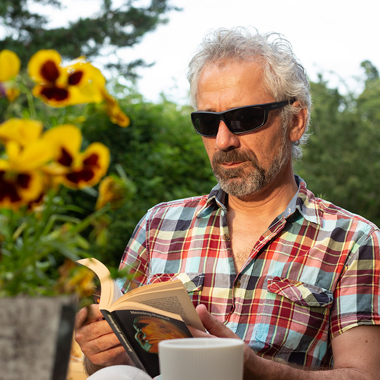 Sunglasses with readers