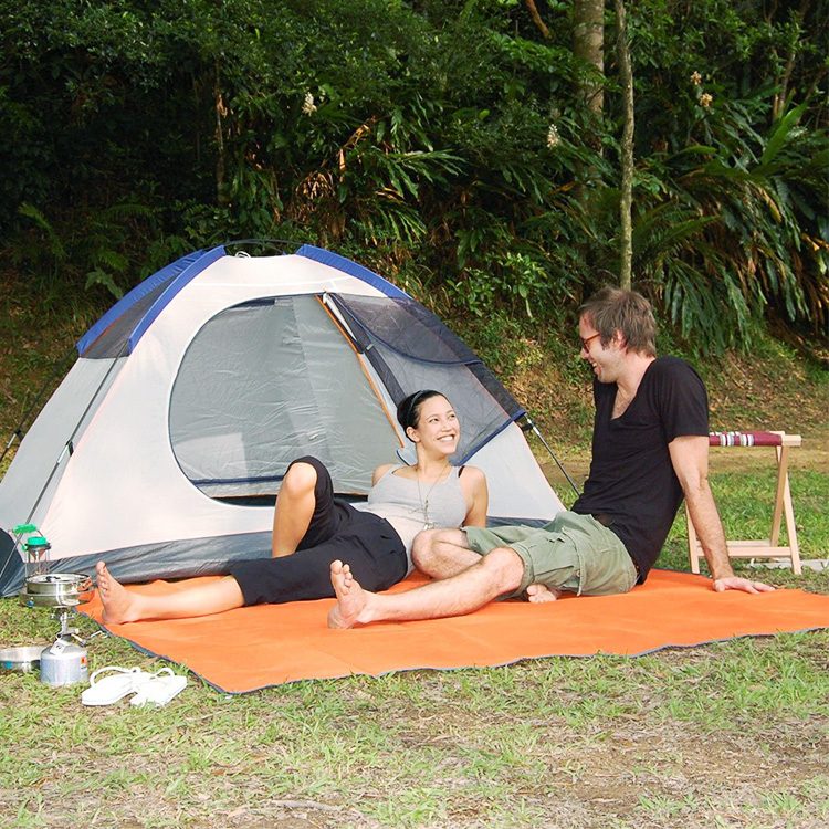 Sand-free camping mat