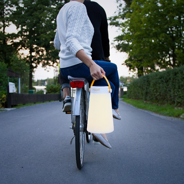 Lantern with Wireless Speaker