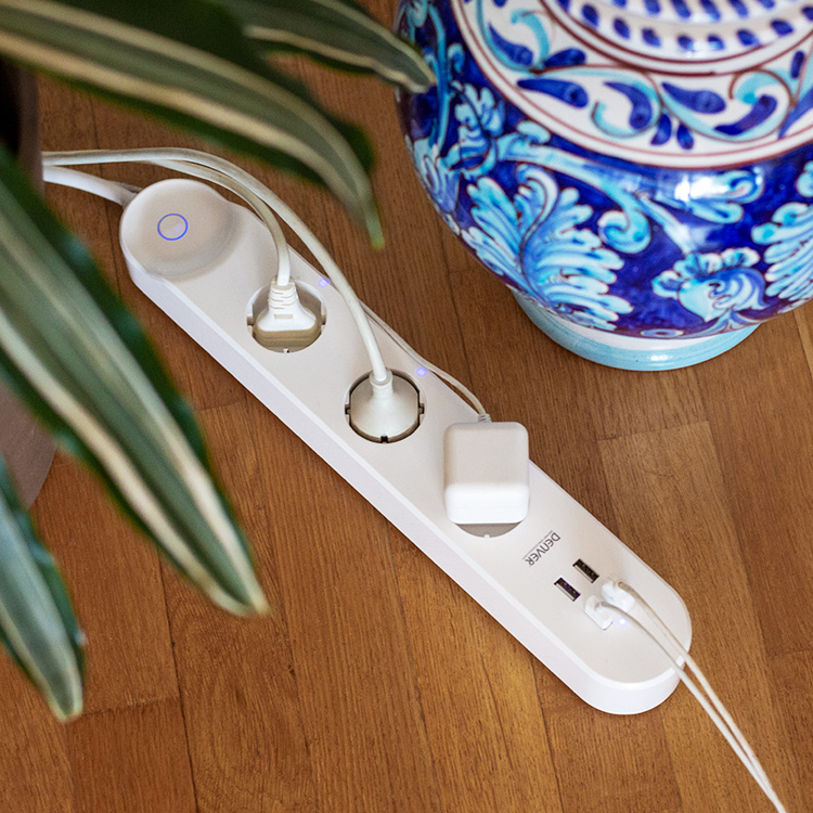 Remote Controlled Power Strip with USB and Wi-Fi