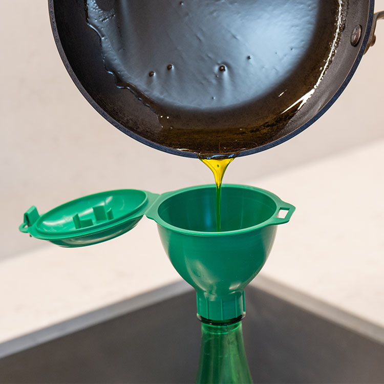 Grease funnel for waste disposal