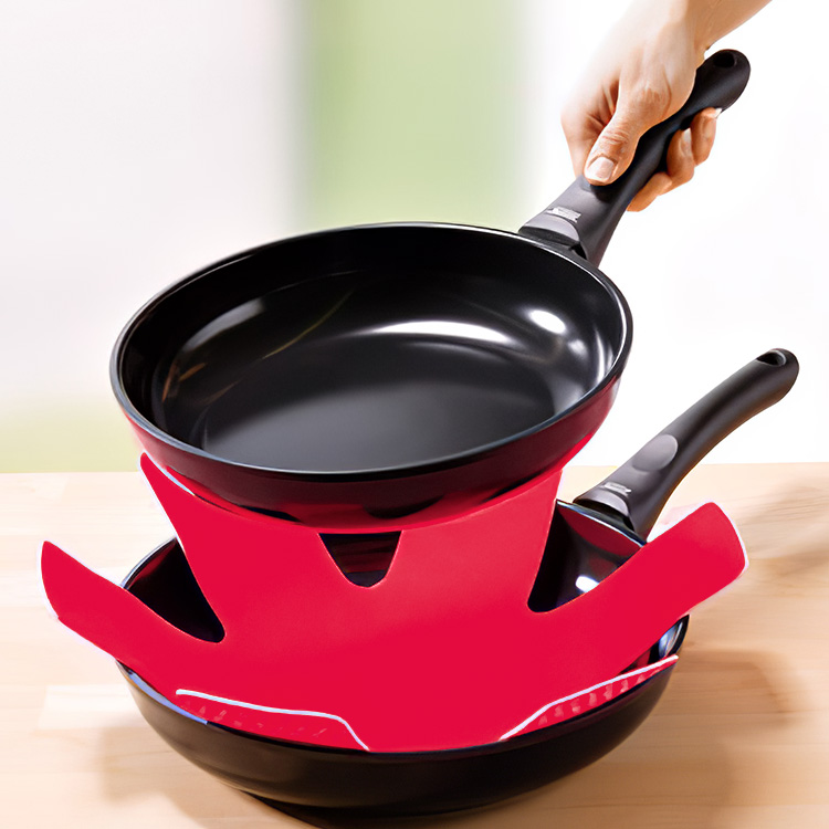 Satake frying pan in lightweight cast iron - Non-stick frying pan