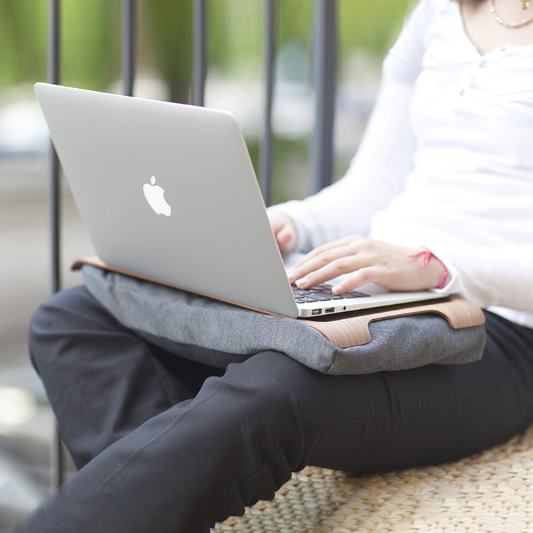 Walnut knee tray with anti-slip function