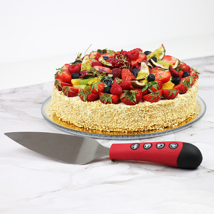 Musical Cake Knife A fun cake knife that plays a tune SmartaSaker