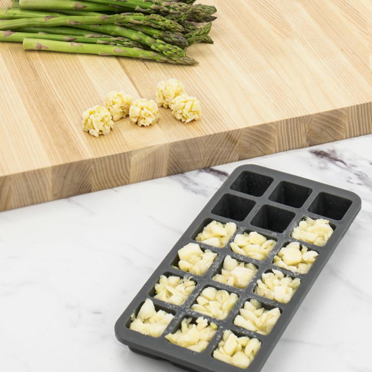 Garlic freezer tray