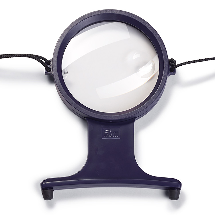 Hands-free magnifying glass