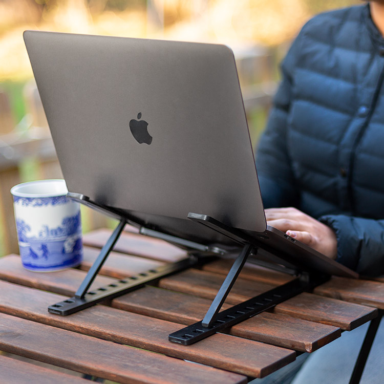 Laptop stand