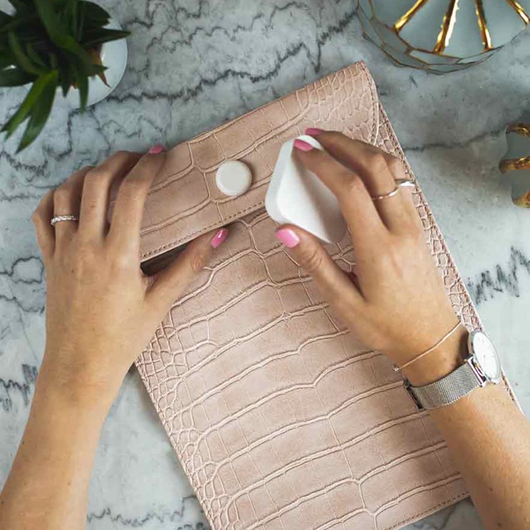 Signal blocking iPad case with lock