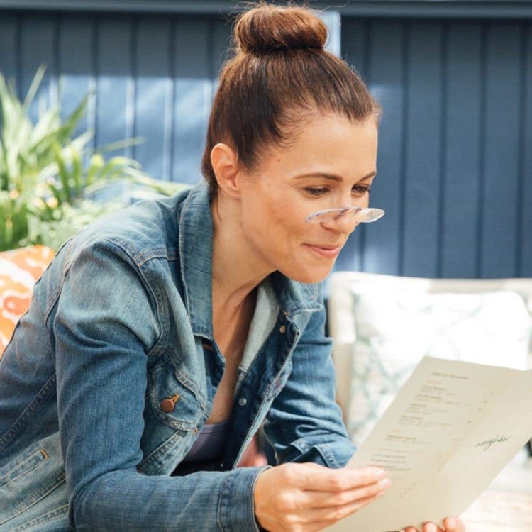 Foldable reading glasses in a case