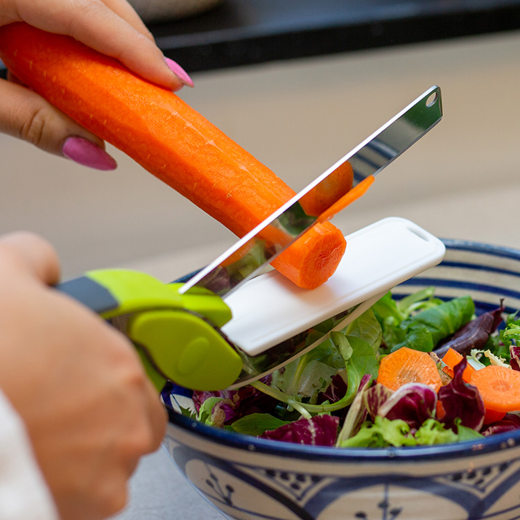 Knife with scissor-function