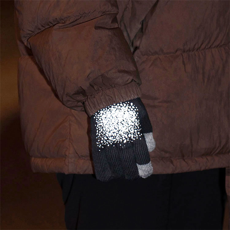 Reflective touchscreen gloves