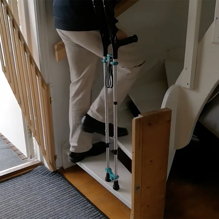 Magnetic crutch holders Crutchgecko