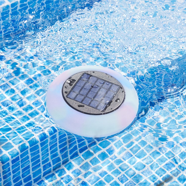 Solar-powered pool lamp