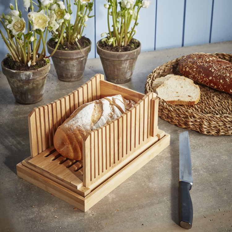 Bread slicer