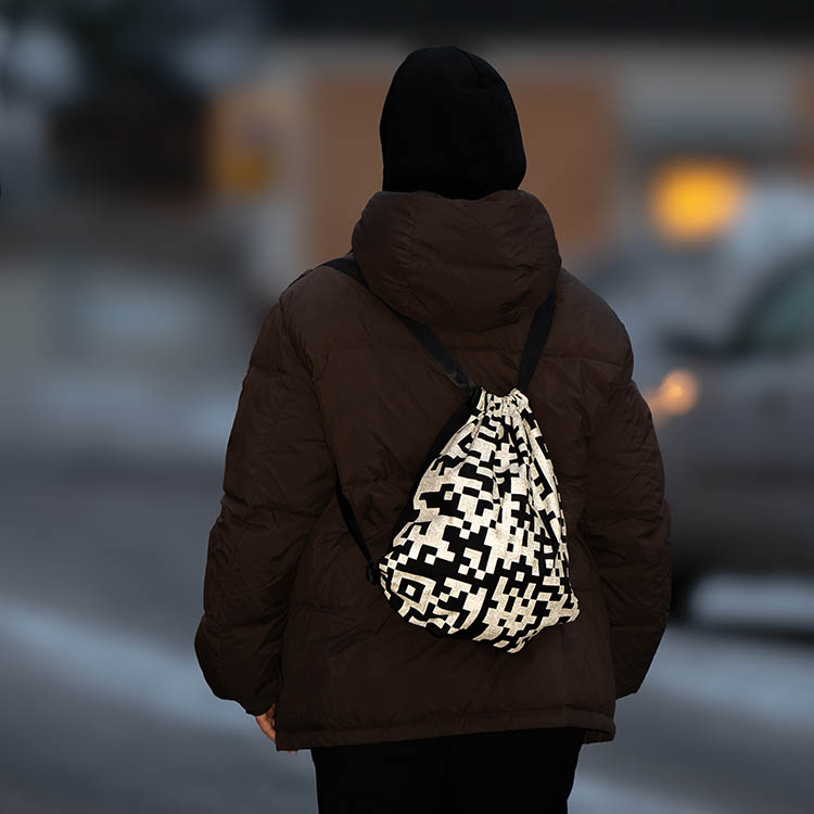 Gym bag with reflective print, MARCH