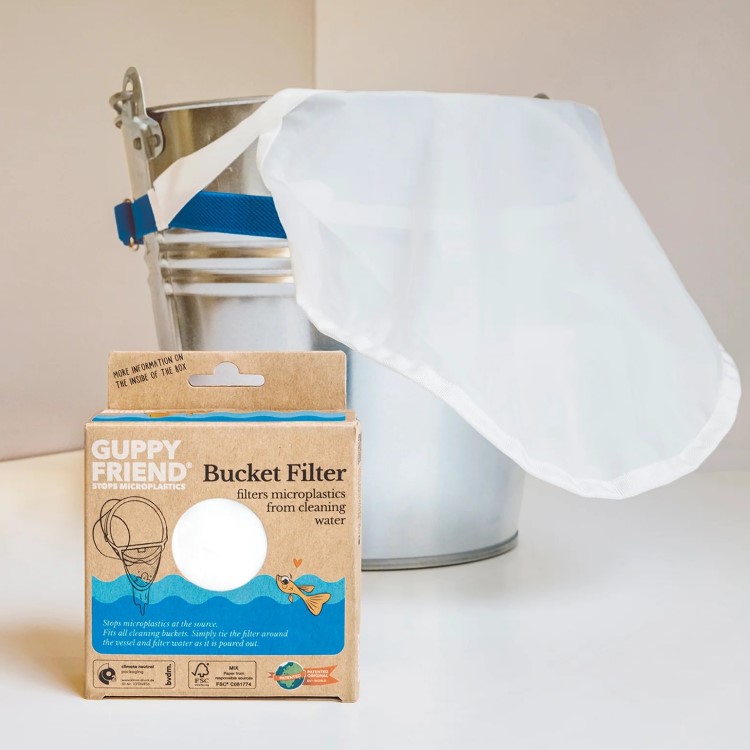 Microplastic filter for scrubbing bucket