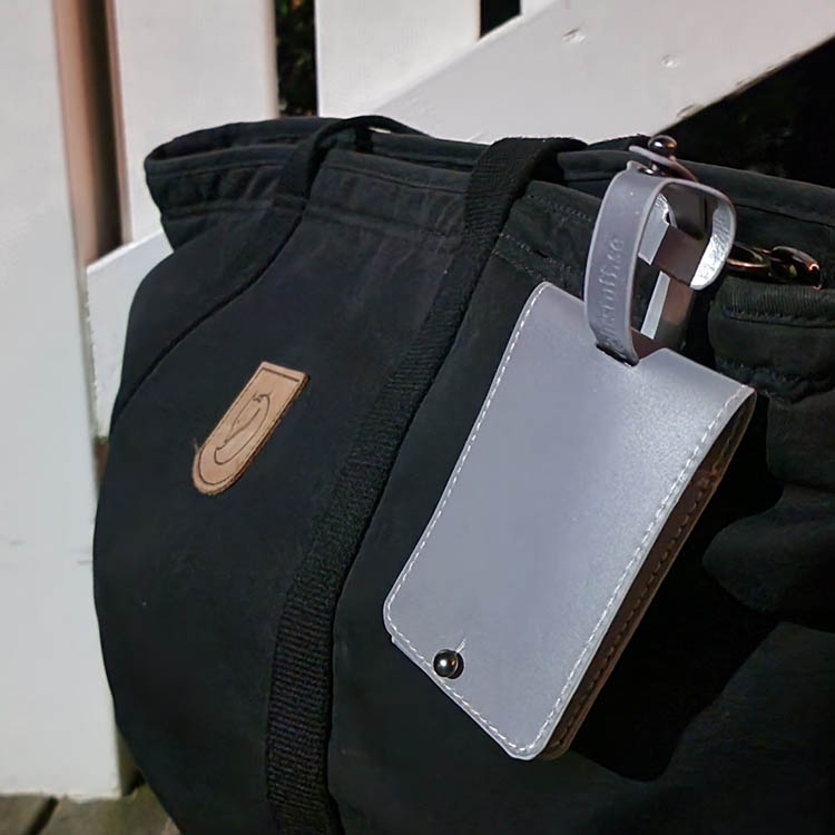 Reflective luggage tag