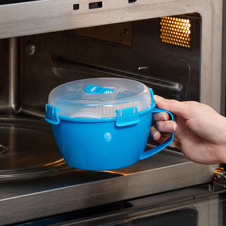 Noodle bowl for the microwave