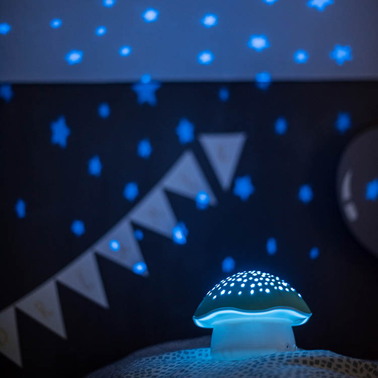 Star projector with cry sensor