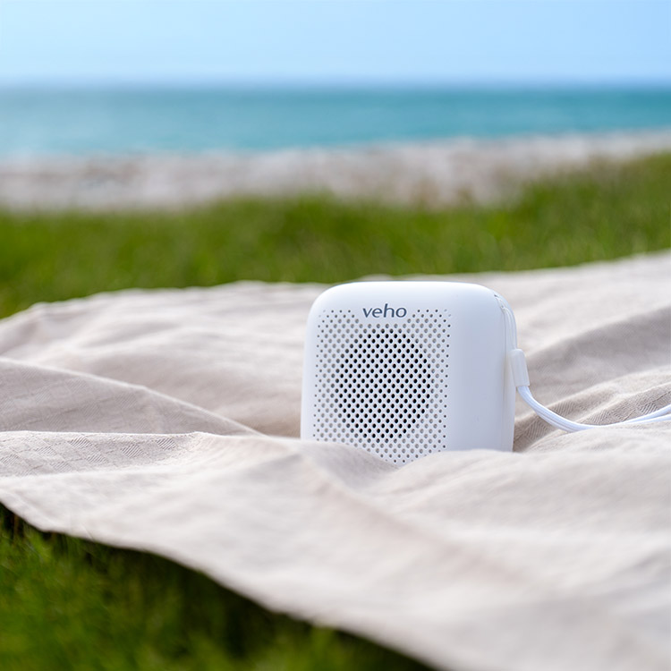 Water-resistant bluetooth speaker