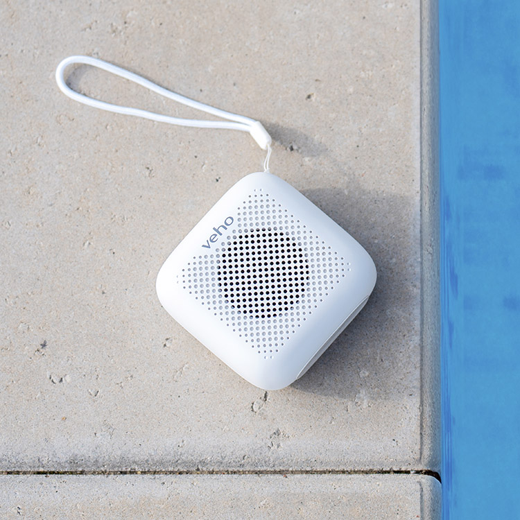 Water-resistant bluetooth speaker