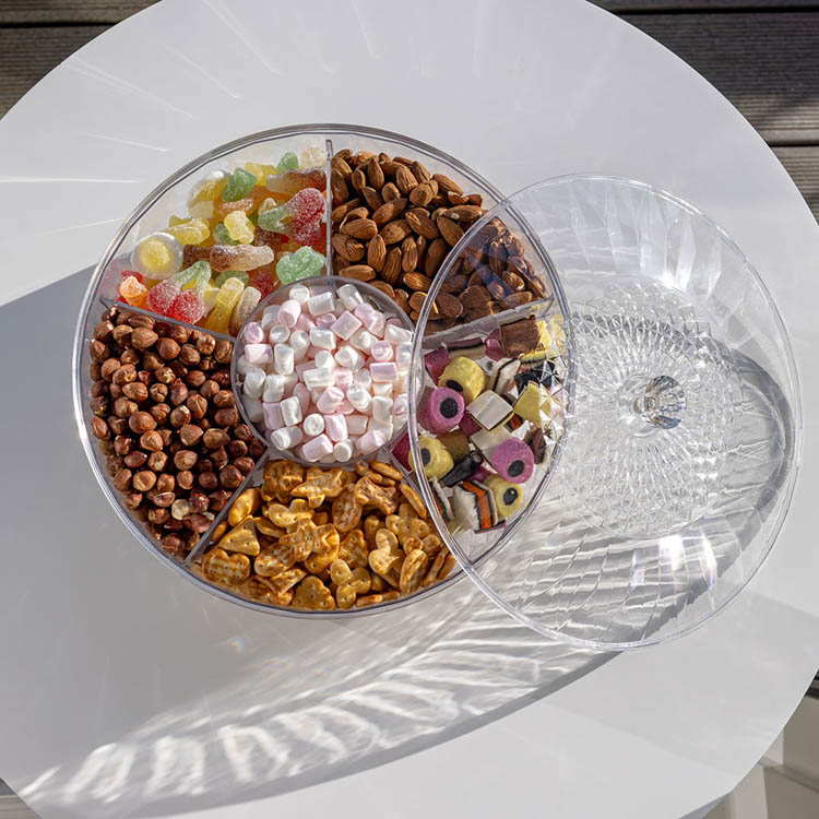 Serving tray with lid