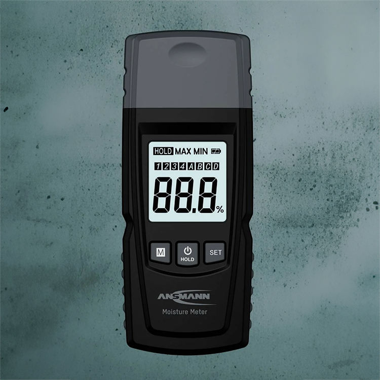 Moisture meter for solid materials