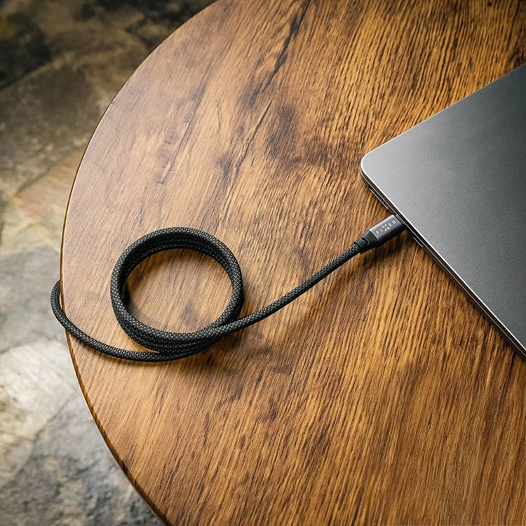 Magnetic USB-C cable