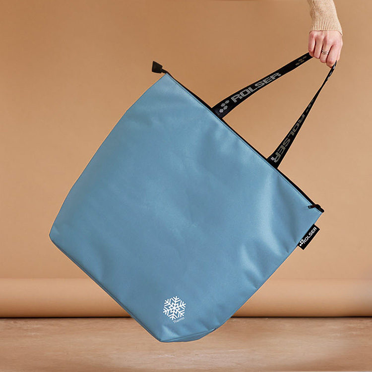 Shopping bag with cooling function