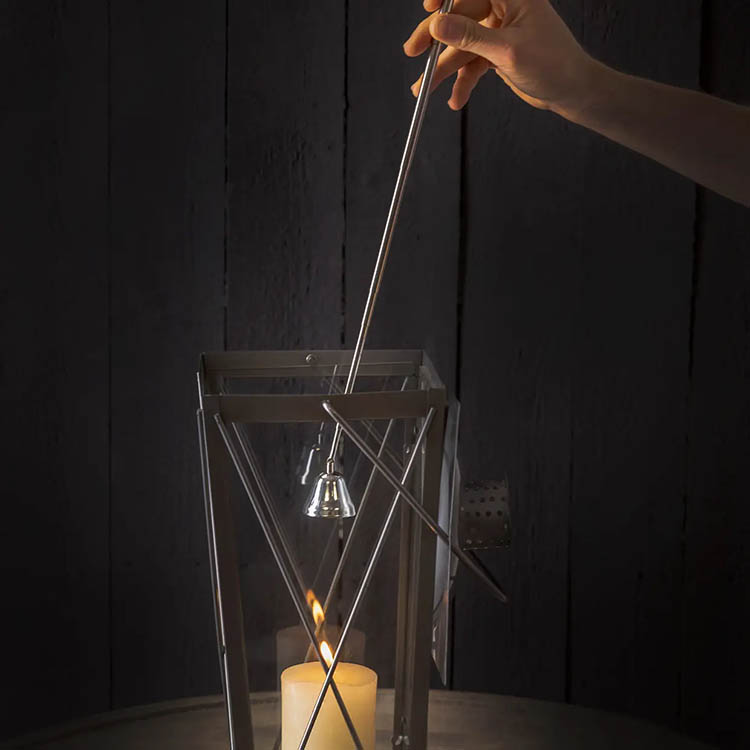 Telescopic candle snuffer