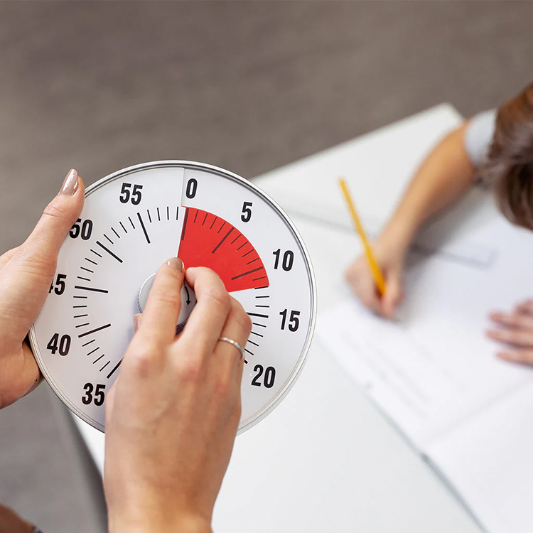 Large focus timer with magnet