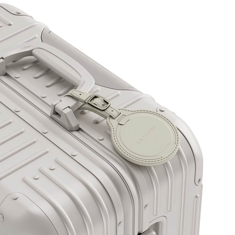 Luggage tag with tracking