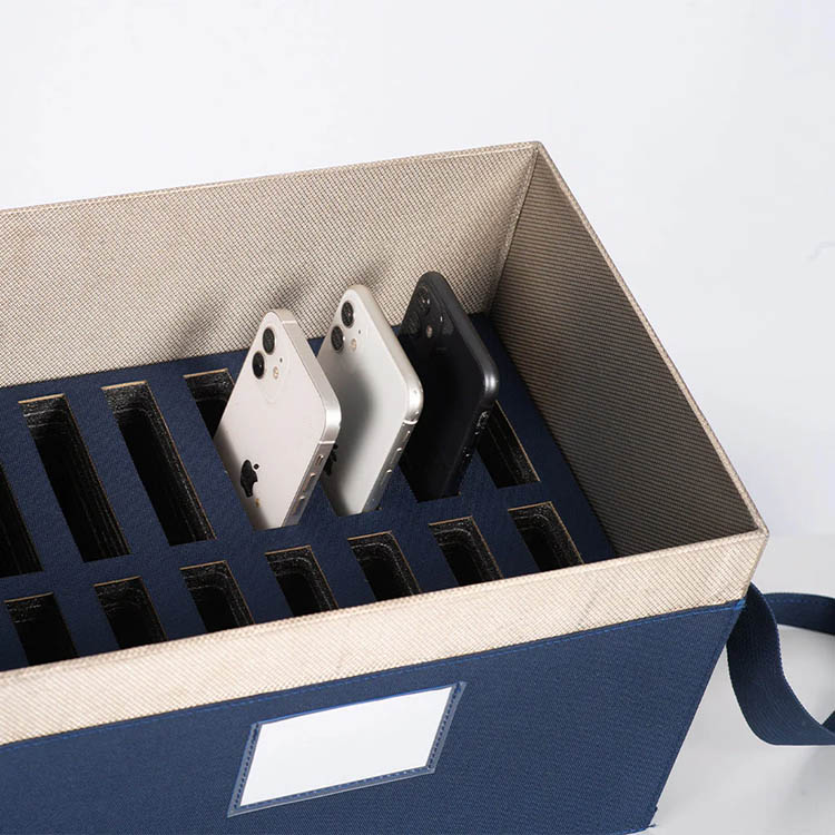 Signal-blocking phone box