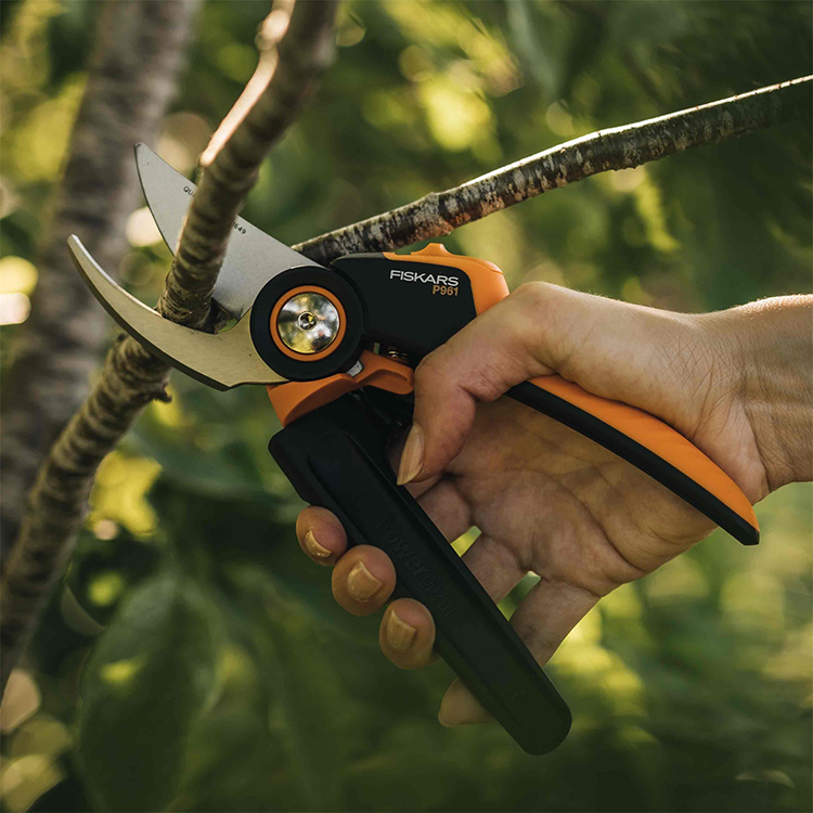 Bypass pruner, Fiskars