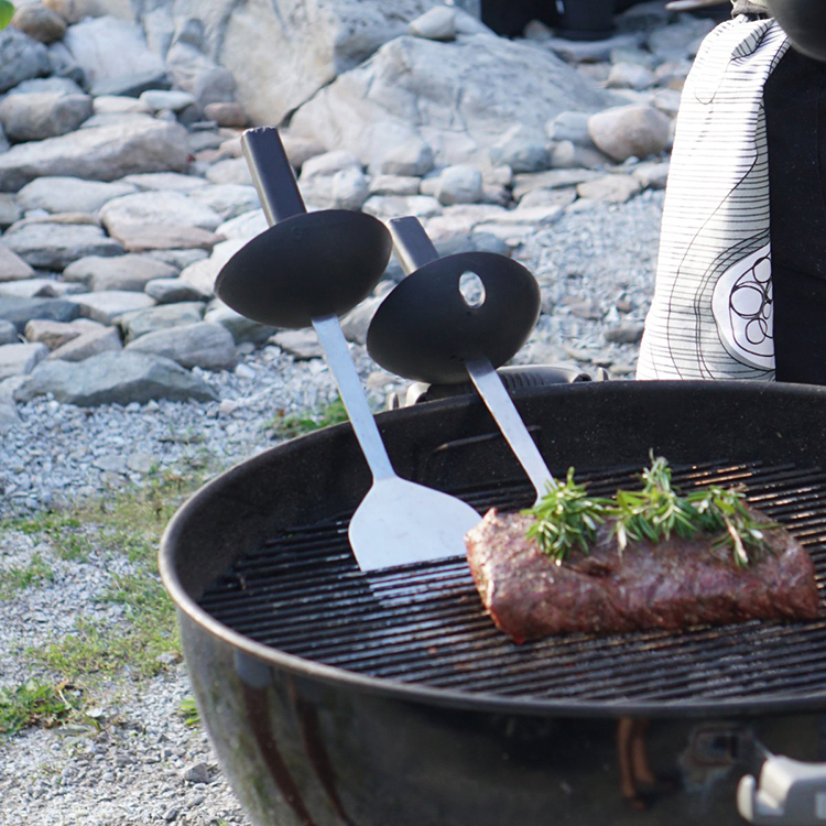 Grill set with heat protection, Born in Sweden