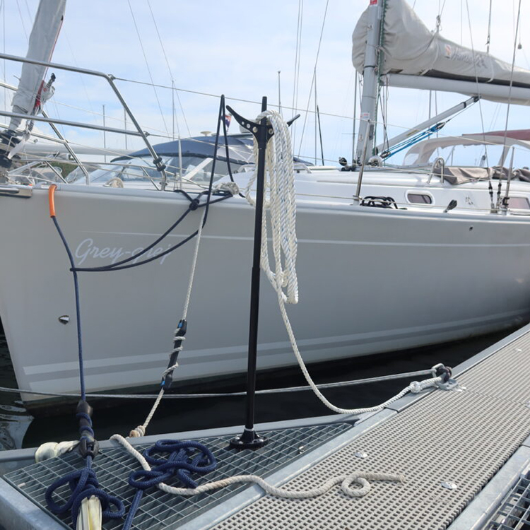 Adjustable mooring line holder, NOA
