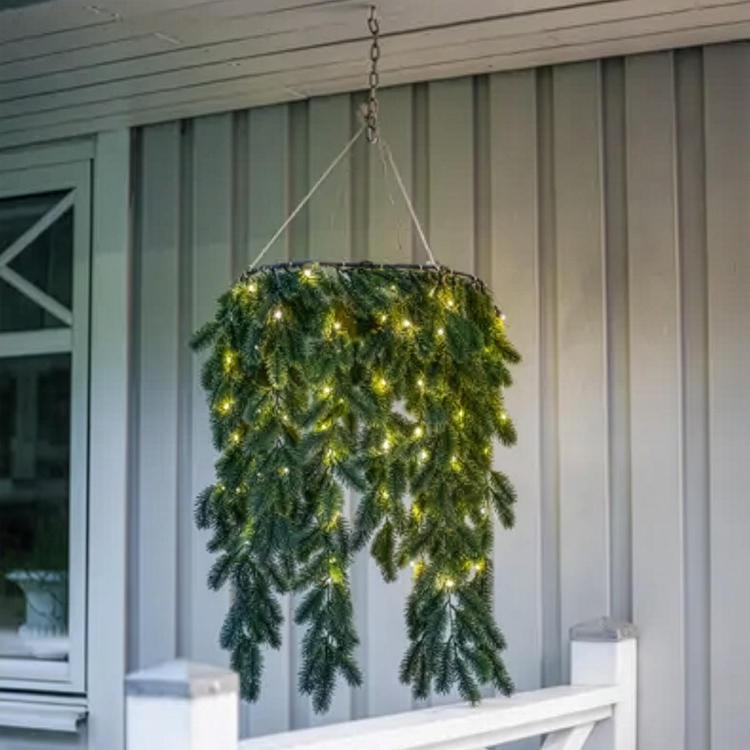 Battery-operated hanging wreath