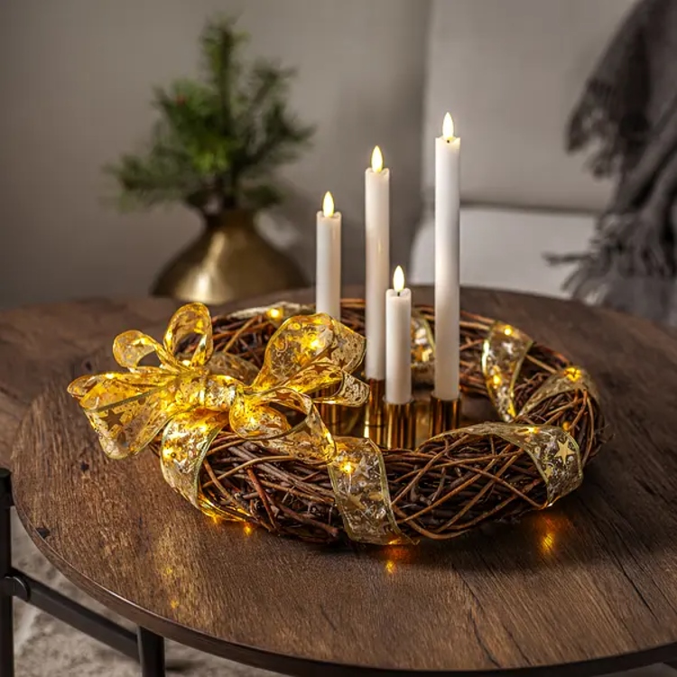 Decorative ribbon with lights