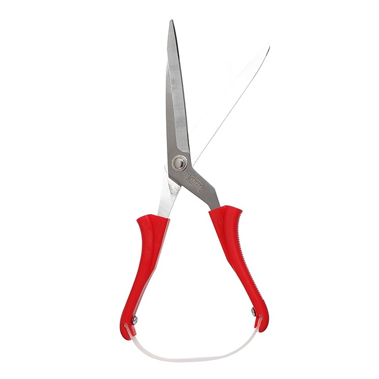 Ergonomic fabric scissors