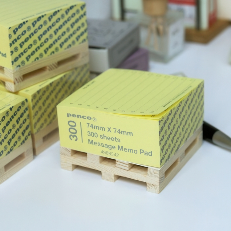Memo Block on wodden mini pallet, TO DO LIST, 7,4 x 7,4 cm, Yellow