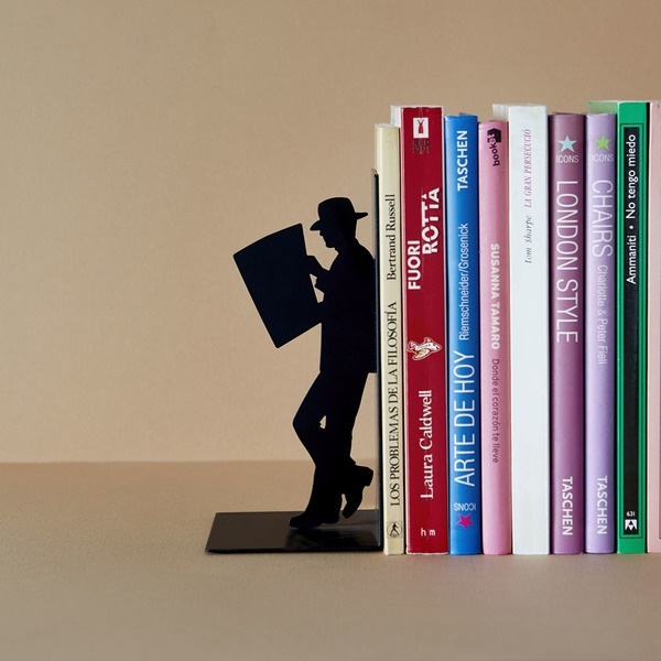 Bookend in metal, THE READER, 10 x 8 x H 17 cm, Black