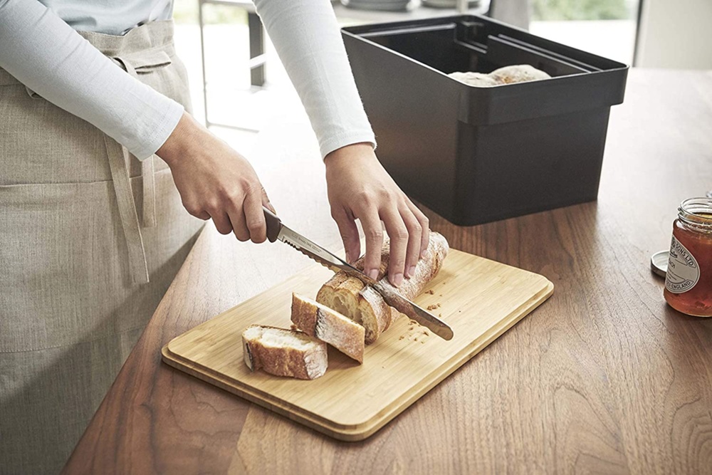 Bread box with cutting board bambo, TOWER BREAD CASE,, Yamazaki, Black