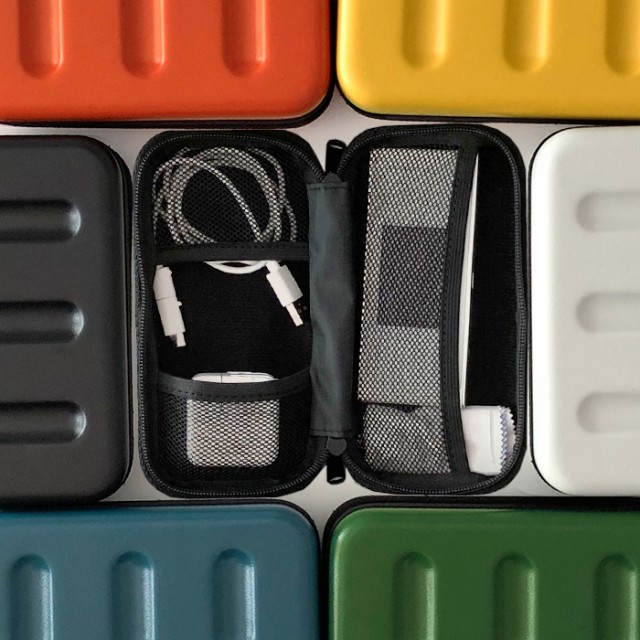 Travel Accessories Bag, HARD SHELL CASE, 18 x 9 x H 6 cm, Nähe