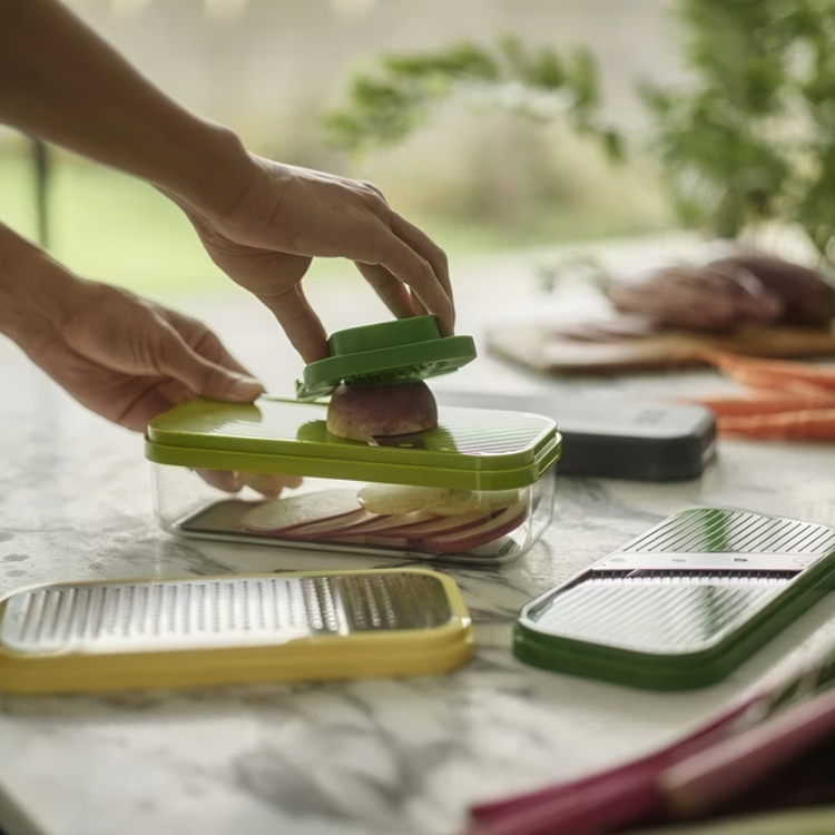 Chop, Grate and Slice, 4-IN-1 MULTI-PREP, Joseph Joseph, Green / Yellow