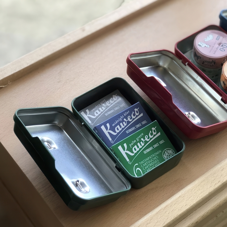 Small aluminium tin, TINY CONTAINER, 10,7 x 6,2 x H 3,4 cm, Hightide